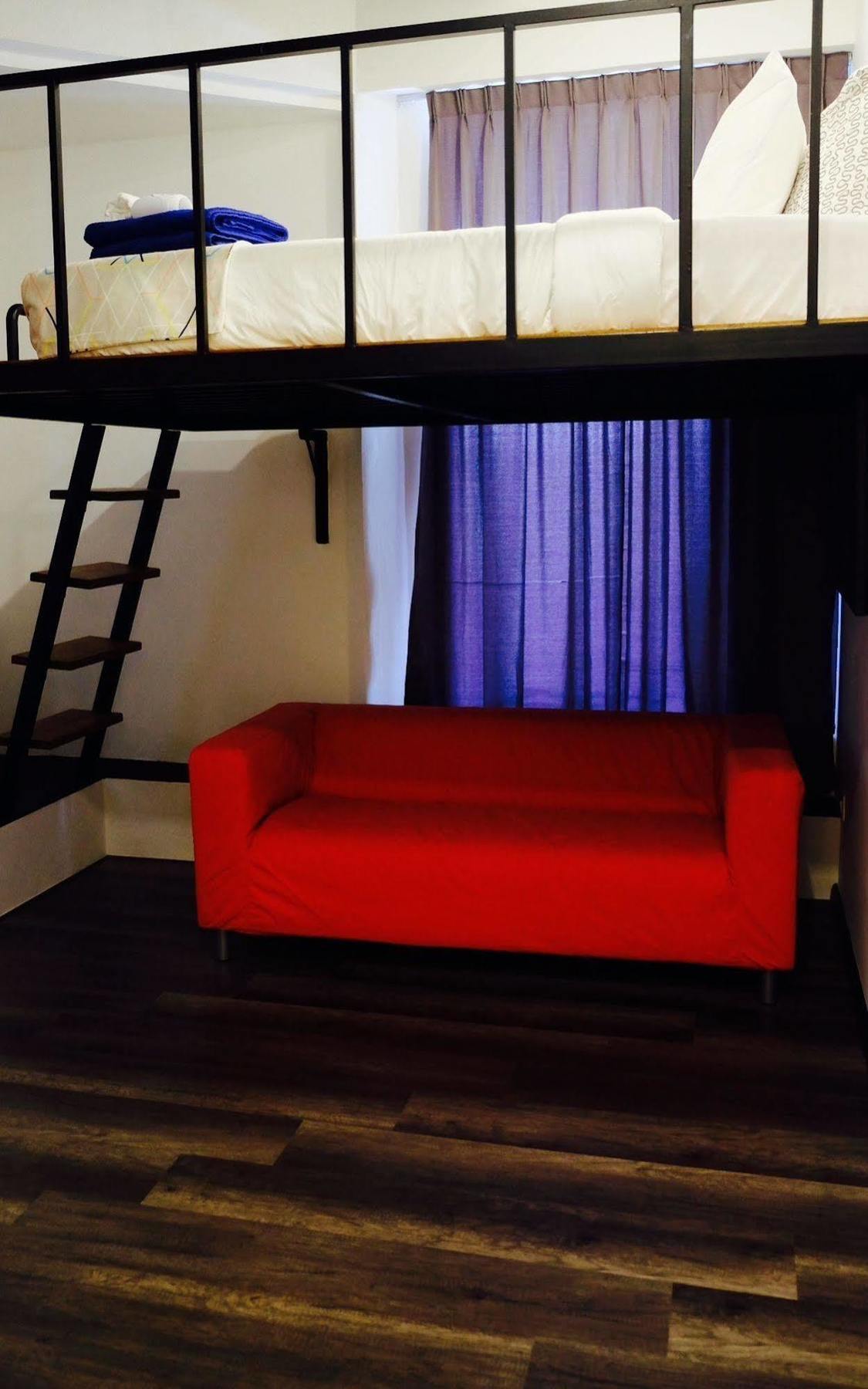 Roomies Suites Batu Ferringhi Eksteriør billede